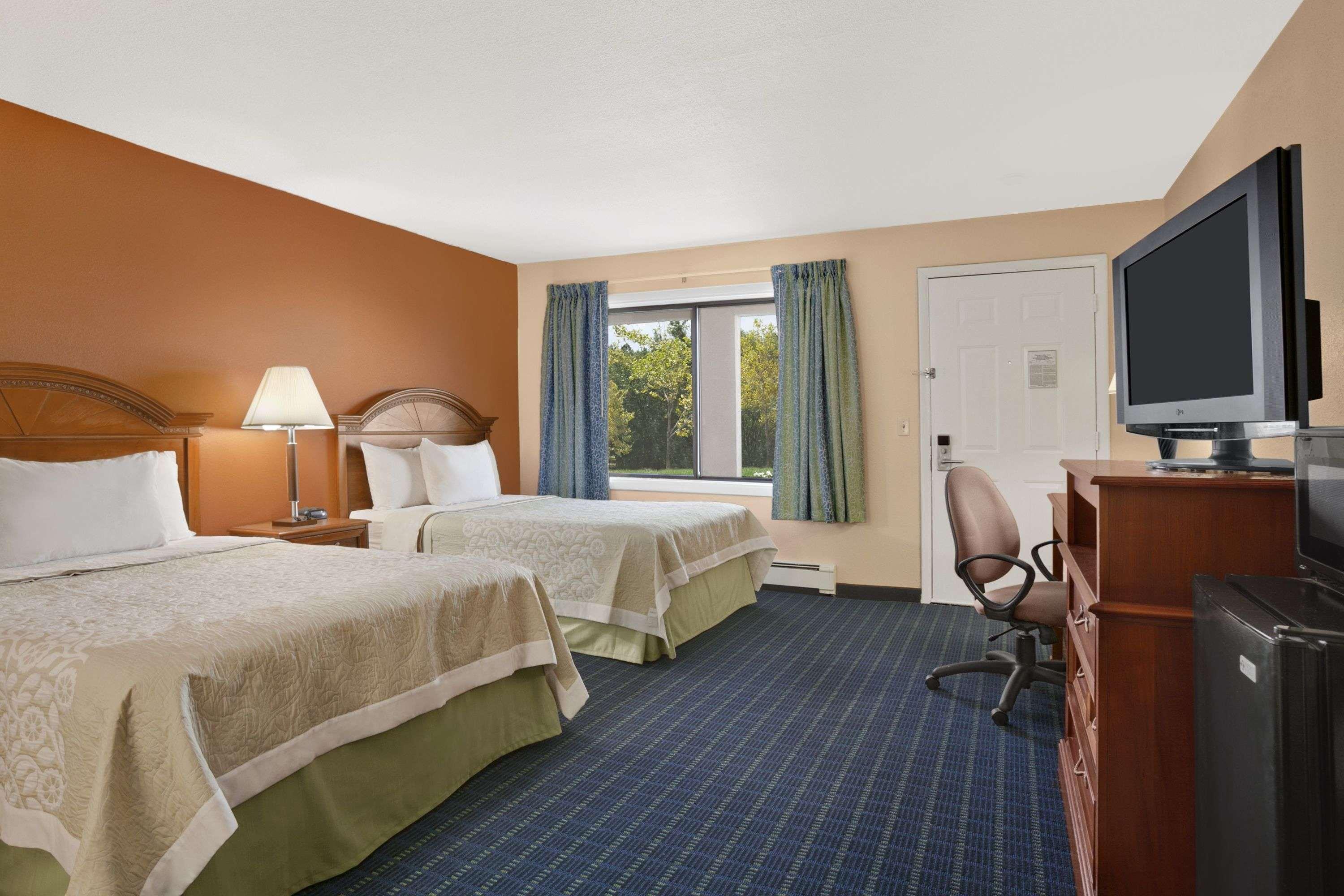 Days Inn By Wyndham Middletown New Hampton Exterior photo