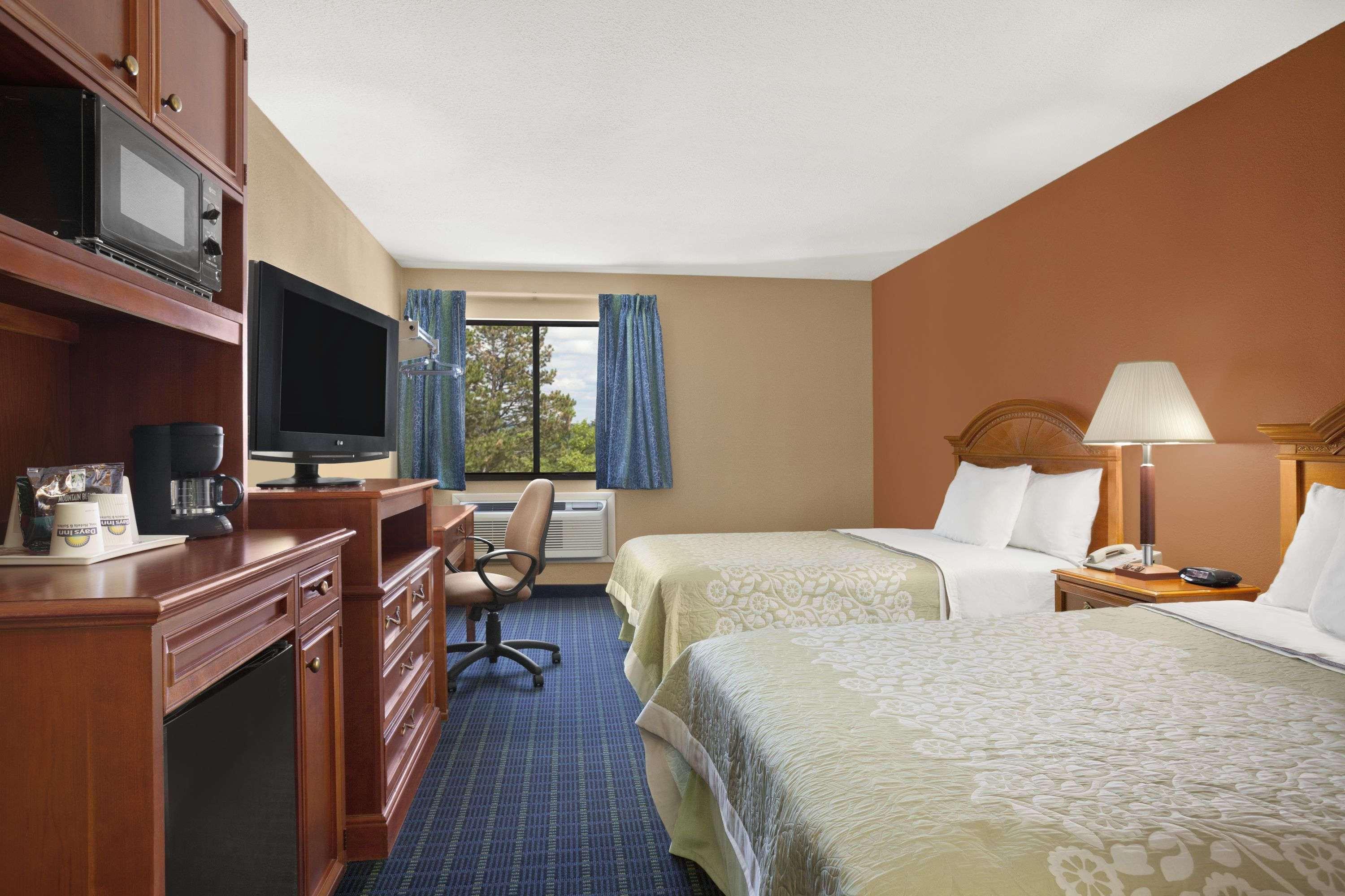Days Inn By Wyndham Middletown New Hampton Exterior photo