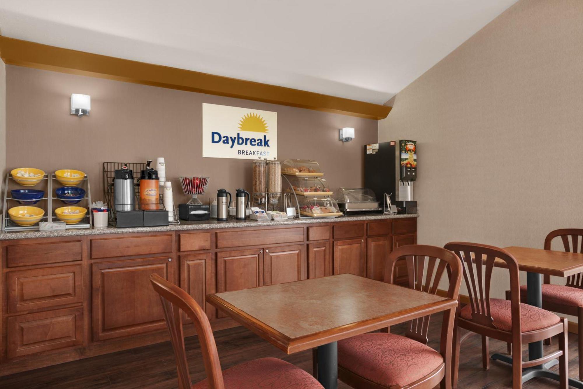 Days Inn By Wyndham Middletown New Hampton Exterior photo