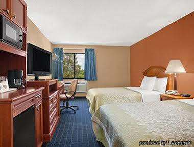 Days Inn By Wyndham Middletown New Hampton Exterior photo