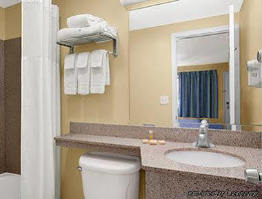 Days Inn By Wyndham Middletown New Hampton Exterior photo